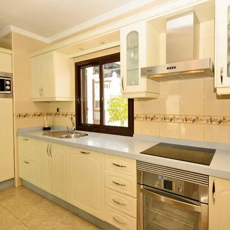 Puerto Del Carmen Sleeps 4 Pool Wifi Vila