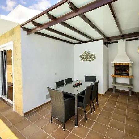 Puerto Del Carmen Sleeps 4 Pool Wifi Villa *