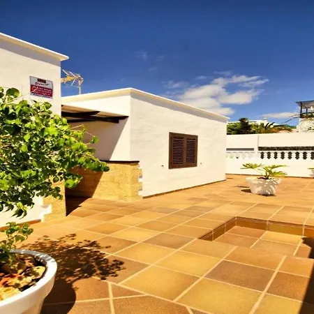 Puerto Del Carmen Sleeps 4 Pool Wifi Puerto del Carmen (Lanzarote)