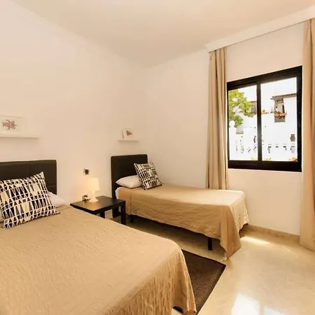 Puerto Del Carmen Sleeps 4 Pool Wifi Puerto del Carmen (Lanzarote)