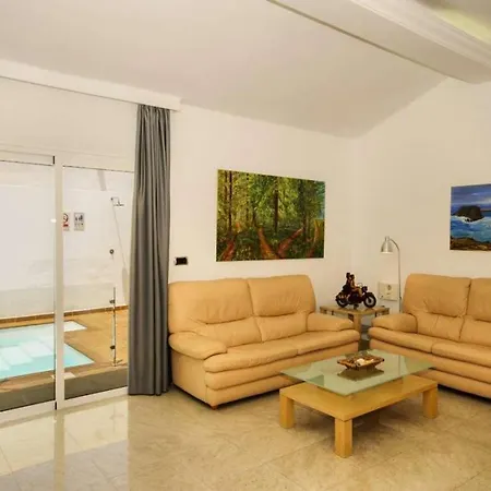 Puerto Del Carmen Sleeps 4 Pool Wifi Puerto del Carmen (Lanzarote)
